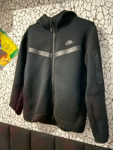NIKE TECH - usada poucas vezes tam M serve P