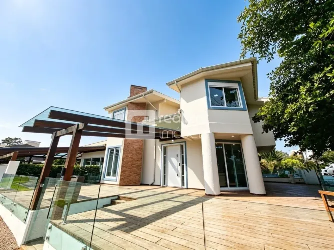 Casa 4 quartos no bairro Jurerê - Florianópolis