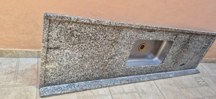 PIA DE GRANITO 2 METROS - ÓTIMO ESTADO
