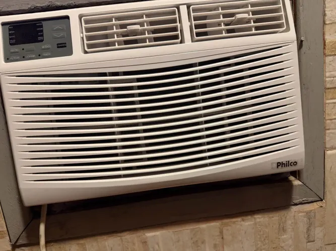 Vendo ar condicionado eletrônico com controle remoto , 220v 10000 Btus