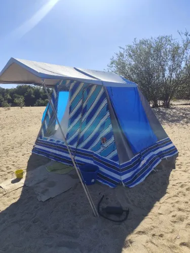Barraca camping 5 pessoas com área em excelente estado de conservação