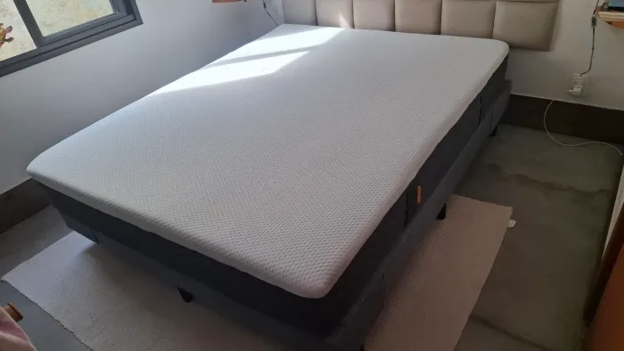 Colchão Emma Premium Hybrid II com 6 meses de uso