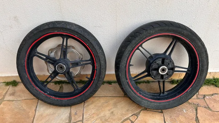 Par de rodas da cb300