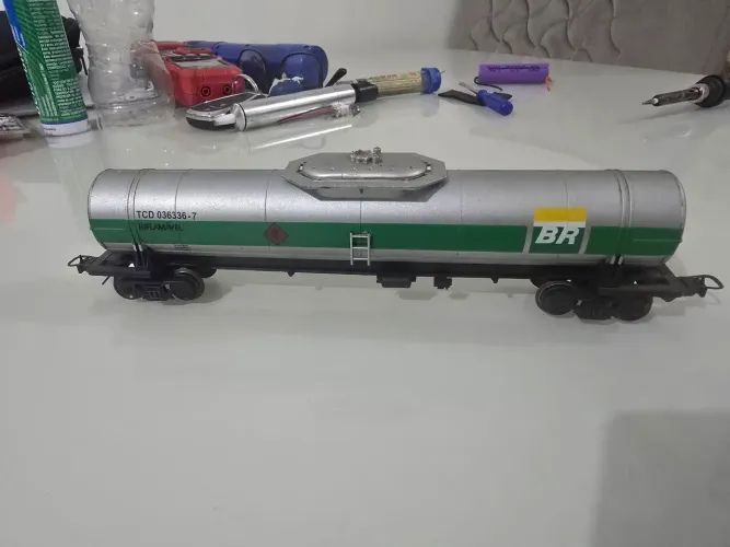 Vagão Tanque TCD BR Frateschi com detalhes 