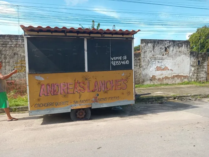Vende se um tleile em ótimo estado