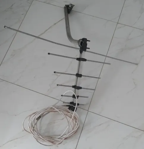 Antena para TV digital com 10 m de cabo coaxial