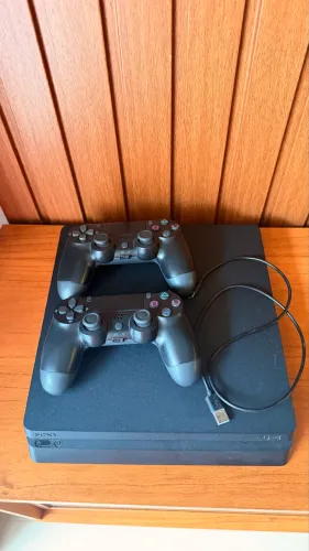 PS4 Slim 1TB+FC25 com 1 controle