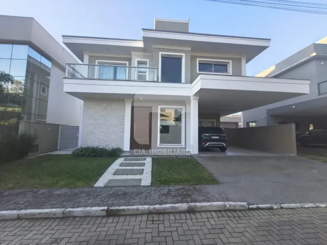 Excelente casa em condomínio fechado no Campeche!