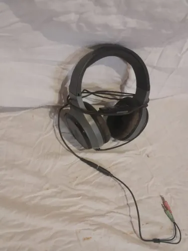 Fone de Ouvido Estéreo com Faixa de Cabeça - Qualidade e conforto para seu som!