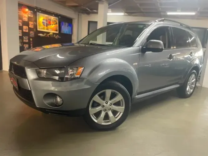 Mitsubishi Outlander 2.0 16V 160cv Aut. 2013