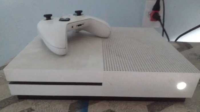 Xbox One S