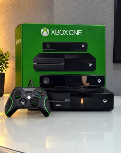 XBOX ONE FAT COMPLETO POR R$ 990,00 À VISTA E ACEITO CARTÃO