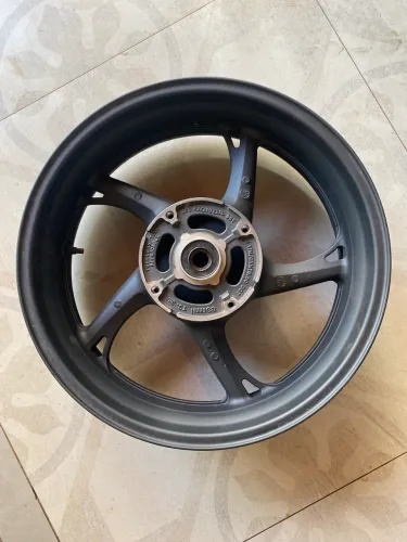 Roda original traseira Hornet 
