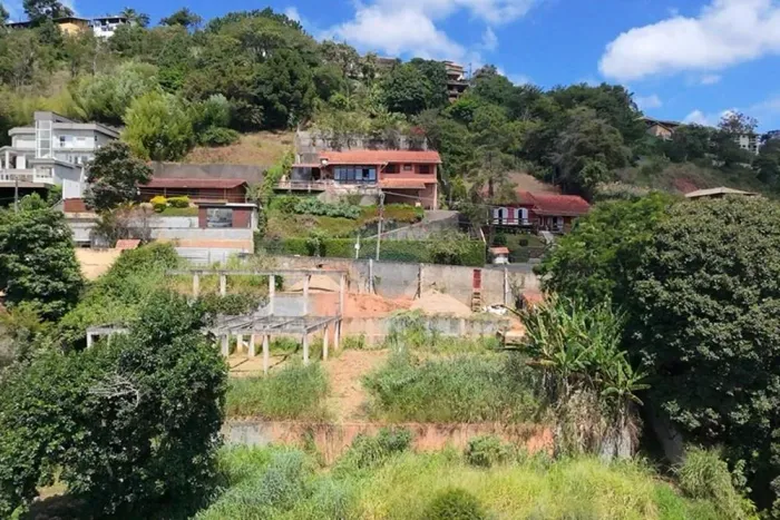 Terreno a venda em Nogueira, Petrópolis