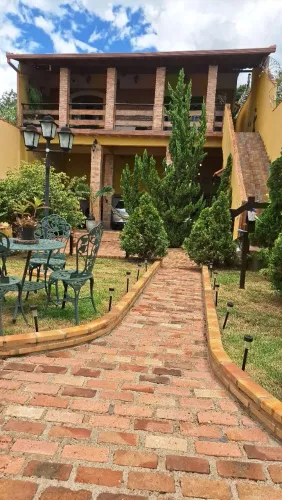 Vendo linda casa
