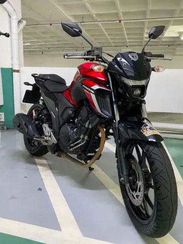 FZ25