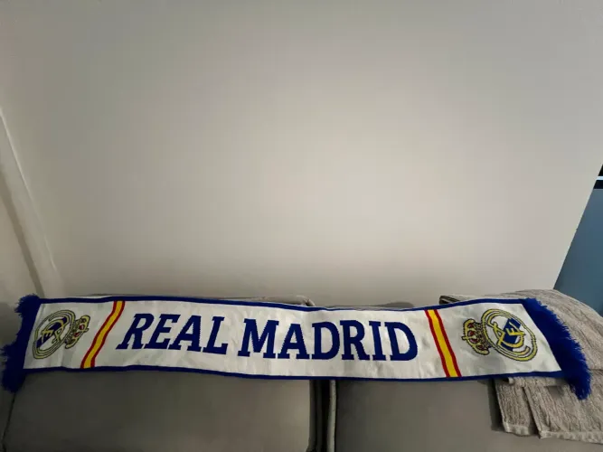 Lenço do Real Madrid - original, comprado na própria loja