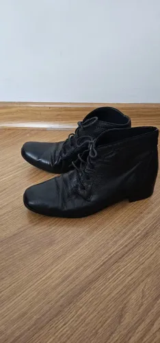 Bota preta em pelica tamanho 36