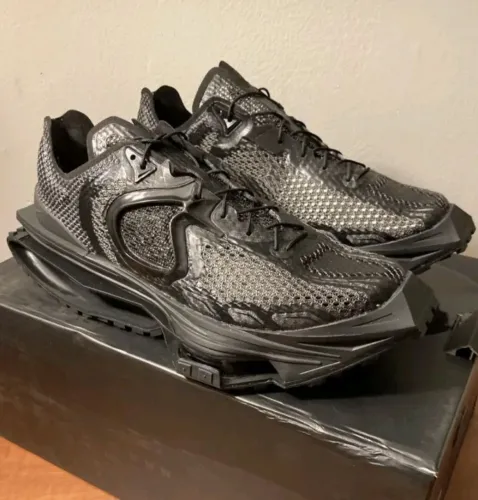 Tênis nike, raro no Brasil, edição limitada.