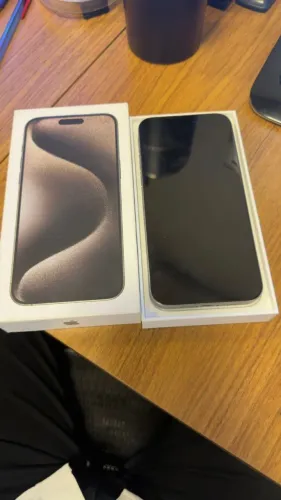 iPhone 15 Pro Max 256gb com detalhe
