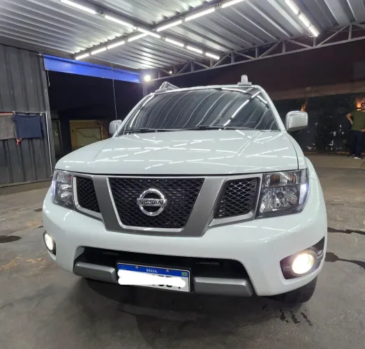 Nissan Frontier SV At.cd 4X4 2.5 TB Diesel Mec. 2015