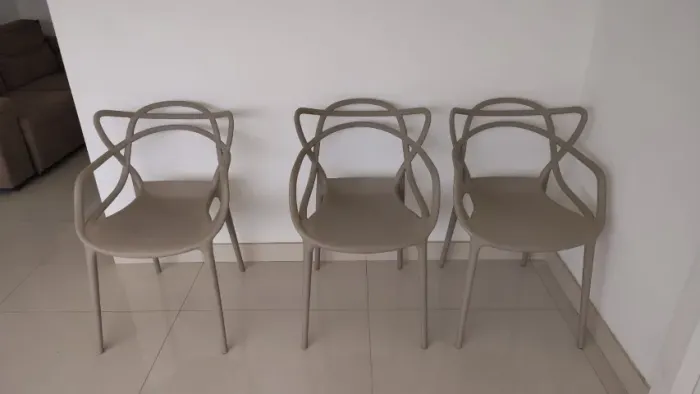 CADEIRA EM POLIPROPILENO