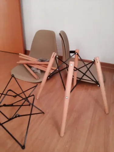 Kit com 4 cadeiras Eiffel (novas/nunca usadas)