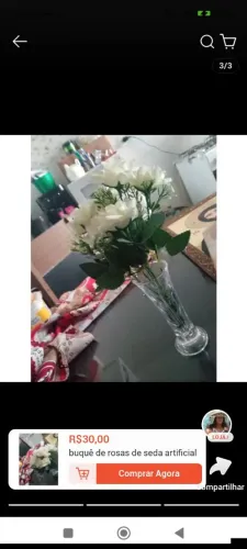 Buquê de rosas brancas artificial com solitário de vidro em relevo