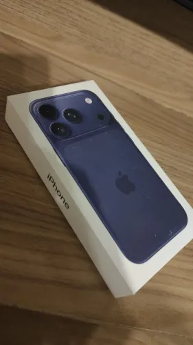 iPhone 17 pró azul novo na caixa ( nunca usado )
