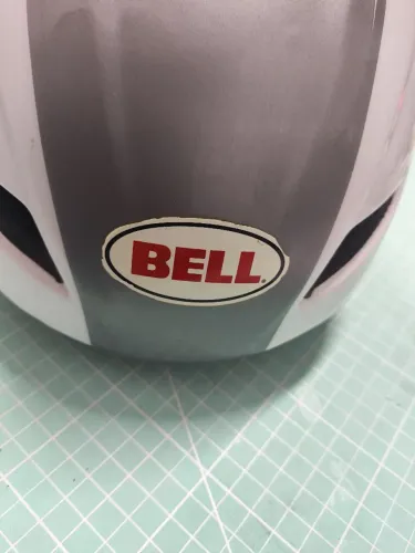Capacete Ciclismo BELL Fibra Carbono.