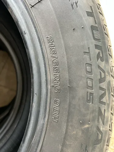 Pneus 215 x 65 x R16