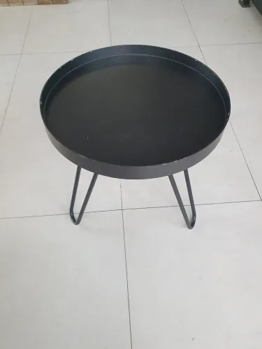 Mesa de  madeira de canto