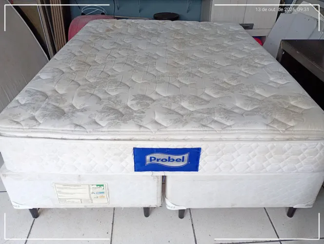 Cama Queen completa.