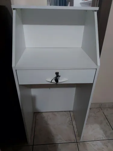 Balcão para estacionamento ou loja