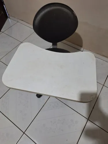 CADEIRA PARA MANICURE e afins.