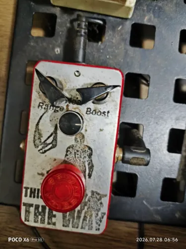 Pedal treble booster