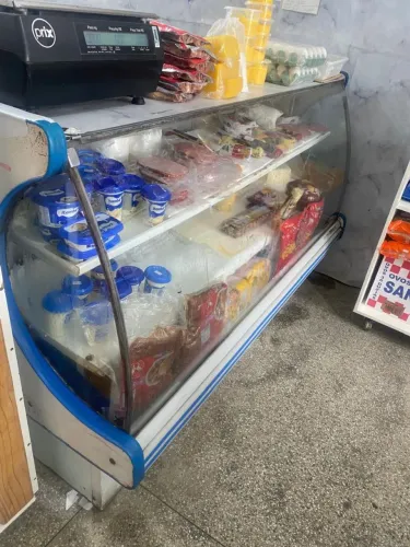 Vendo balcão expositor e fatiadeira de frios
