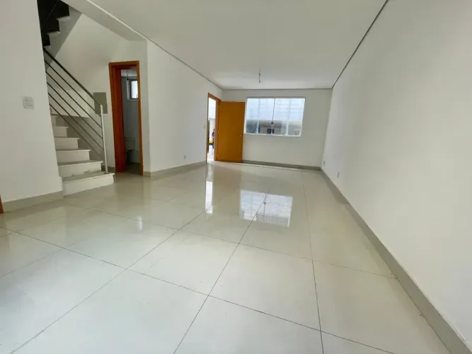 Casa de Condomínio com 3 Quartos e 3 banheiros à Venda, 120 m² por R$ 526.000 no Santa Môn