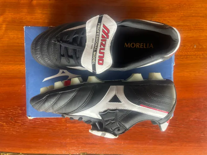 Chuteira Mizuno Morelia II MD - 38 (25 cm)