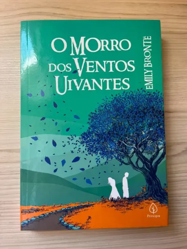 Livro "O morro dos ventos uivantes" Emily Bronte