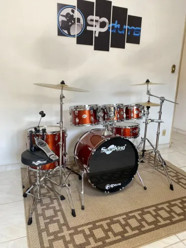 Bateria Completa 3 Tons Spanking Com Banco Pratos 