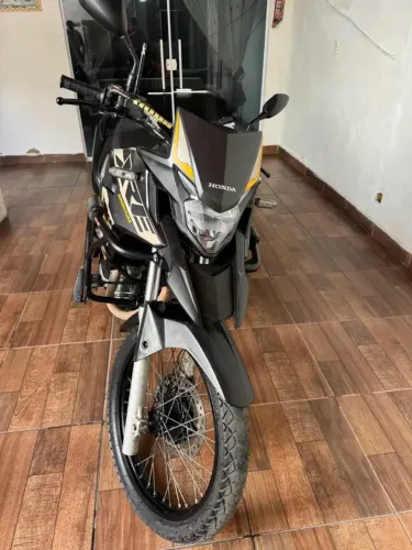 XRE 300 FILÉ