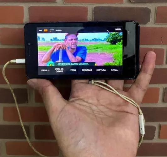 Celular CCE, TV Digital, 2 Chips, Desbloqueado, Wi-Fi , GPS, 3G 
