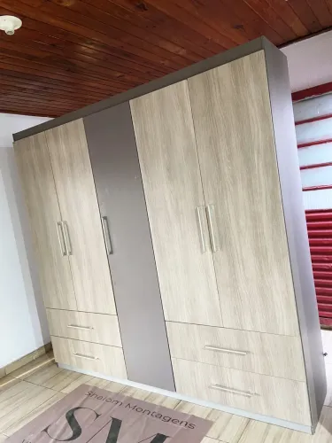 Guarda roupa de casal 