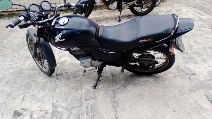 Apenas troca, carro de menor porte, para a família.