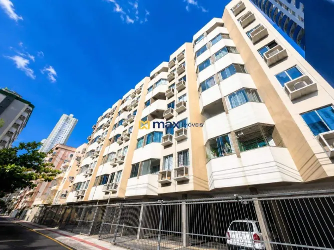 Locação Anual: Apartamento com 1 dormitório. Centro. (Balneário Camboriú).