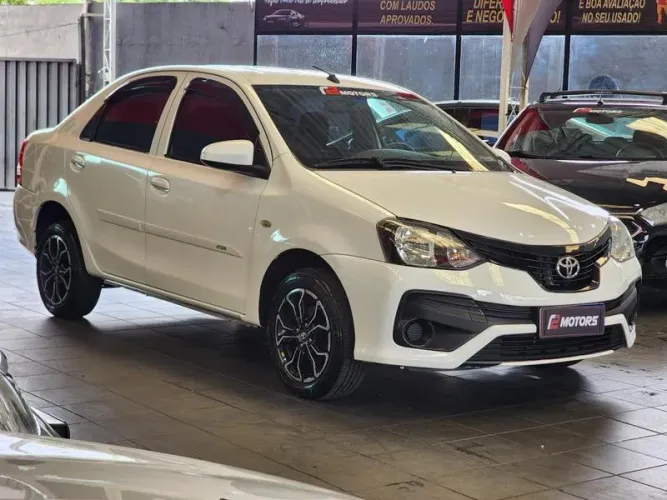 Toyota Etios X Plus 1.5 Flex 16V 5P Mec. 2020