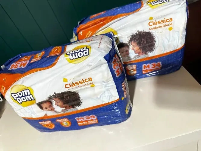 3 pacotes de fralda Pompom clássica TAM M (94unid)