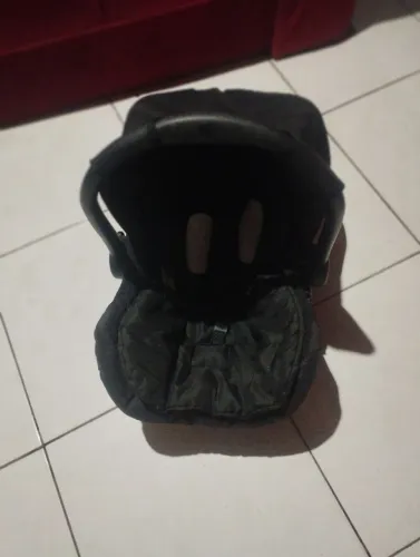 Vendo esse bebê conforto semi novo