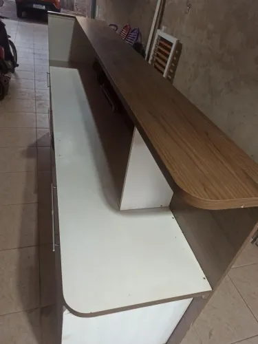 Vendo balcão de 2.70-metro